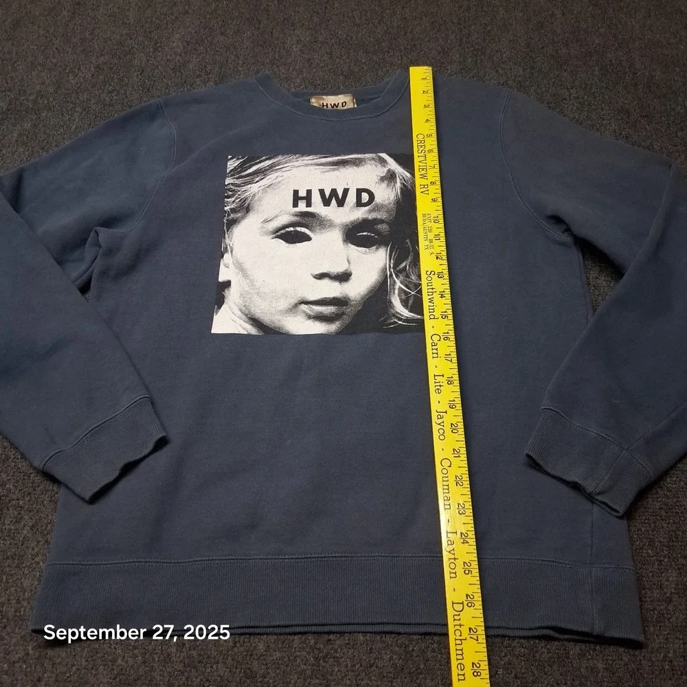 Halfway Dead Sweatshirt HWD Blue Size‎ Large Crew Neck Girl Black Eyes